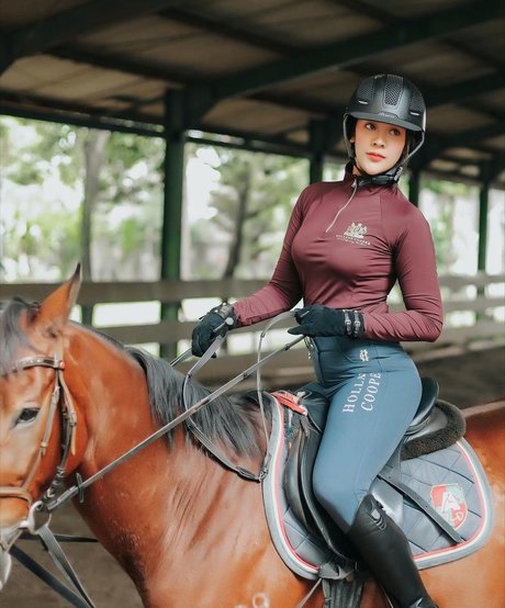 アナルフェチオンリーファンズ 無料セクシー 写真