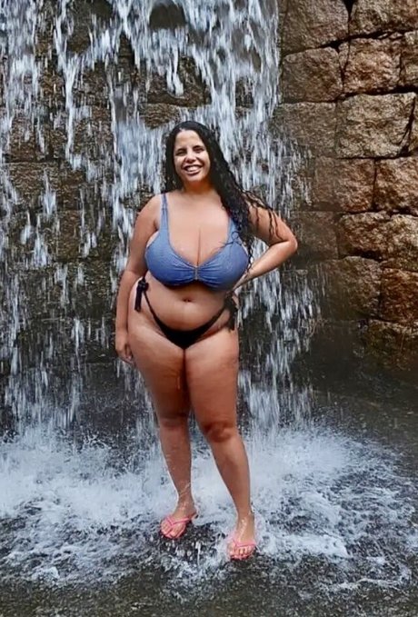 Mayla Coimbra アートモデル 写真