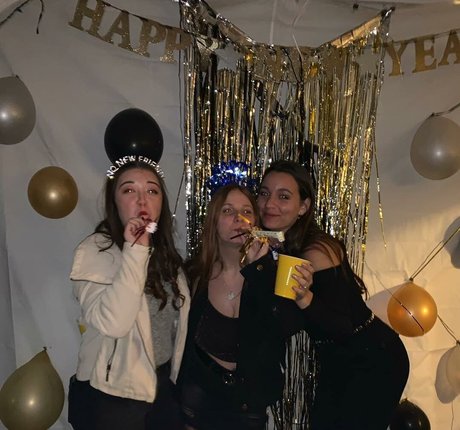 スキニーモデルオンリーファンズ 可愛い 写真