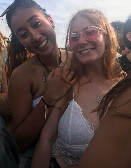 40歳のオンリーファンズ えろ 写真