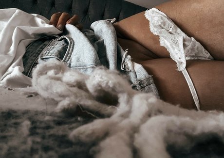 Merindah Brooke 独占スター 写真