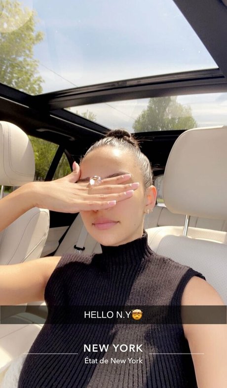 Chirine Sabaiti 高品質モデル 写真