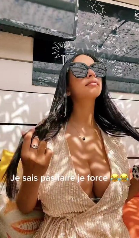 Chirine Sabaiti 素敵なポルノスター 写真