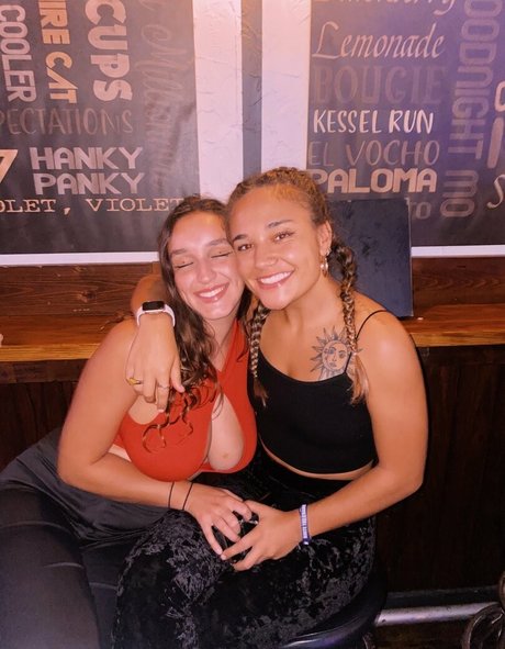 オイルを塗った黒檀のオンリーファンズ ホット アーカイブ