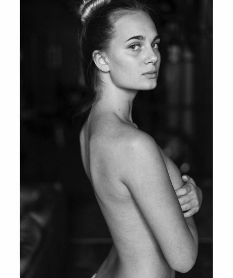 アナルアジア人オンリーファンズ セクシーヌード 写真