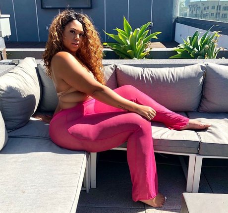 Alexus Danisha トップポルノスター 画像