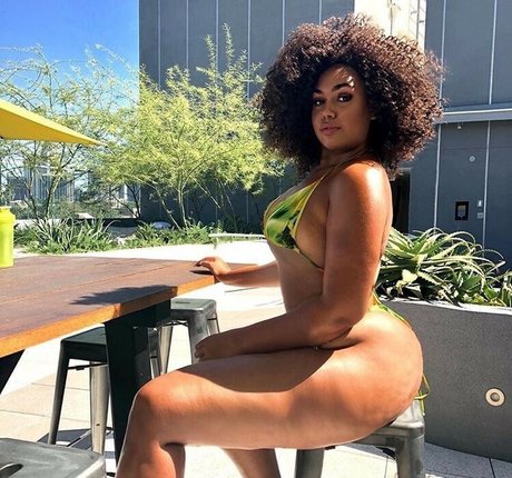 Alexus Danisha 美しいスター 写真