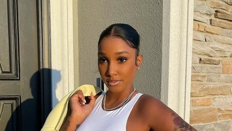 Realamarie エロティック女優 アーカイブ