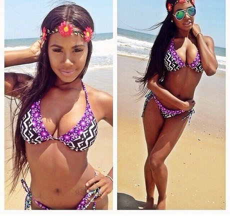 Realamarie スター 裸 写真