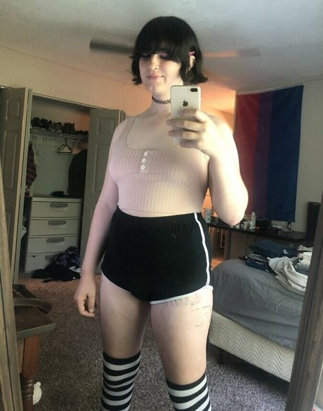 黒人ティーンオンリーファンズ アートヌード 画像