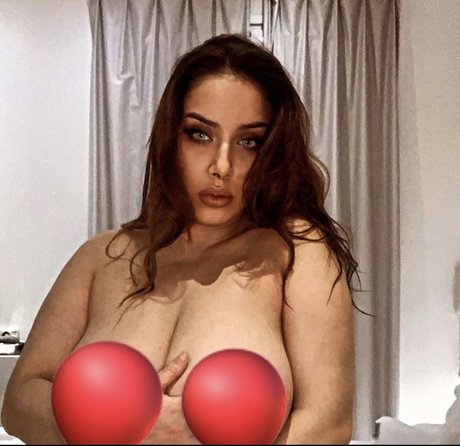 Orangecorp ポルノスター ヌード 写真