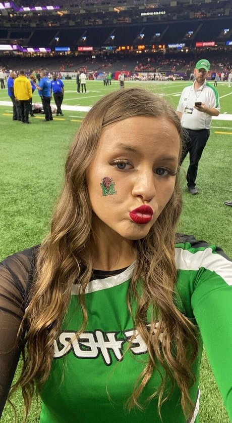 Alexus Emerson セックスモデル 写真