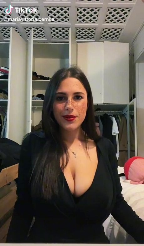 曲線美のxxx オンリーファンズ 無料ポルノ 写真