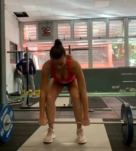 Gise Bonomi 裸の女優 写真