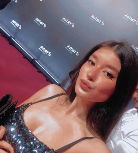 Gbii Mel0 ポルノスター パーフェクト 写真