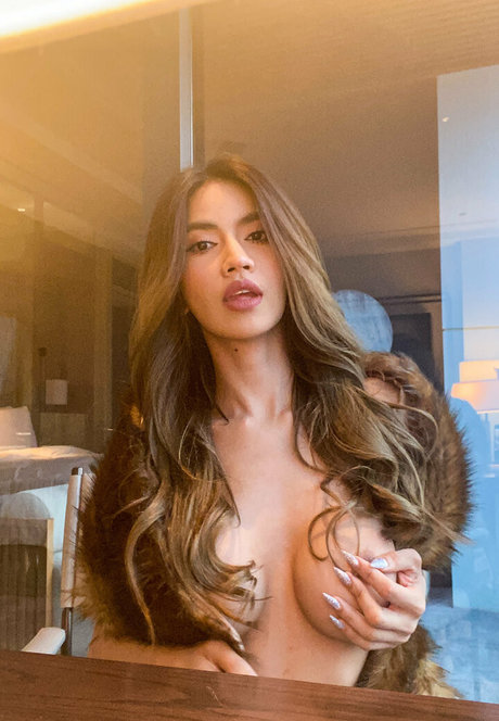 Foxy Fuengfah 独占ポルノスター 画像