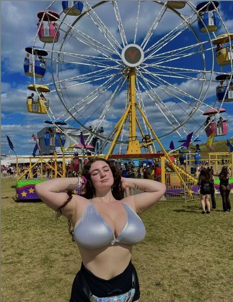 Laura J 限定モデル 写真