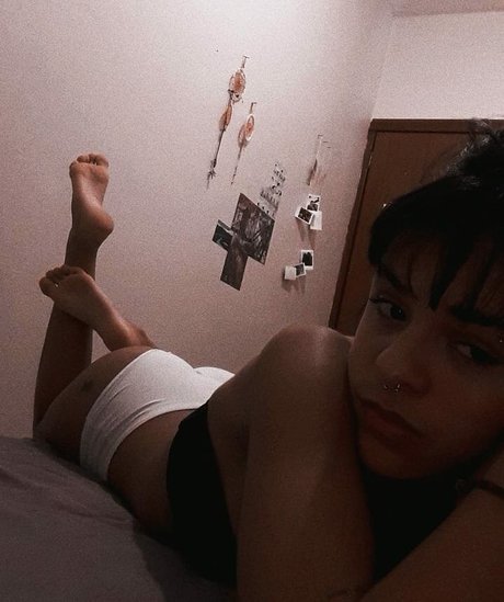 ダウンオンリーファン セクシーヌード 写真