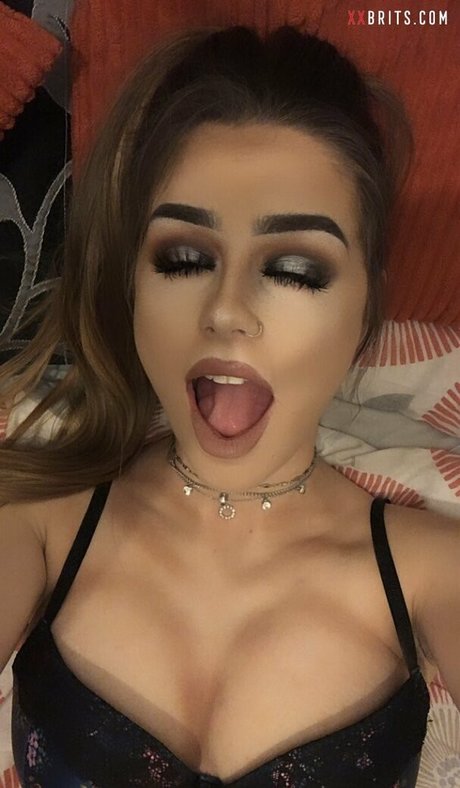 Leah Shaw スター ヌード 写真