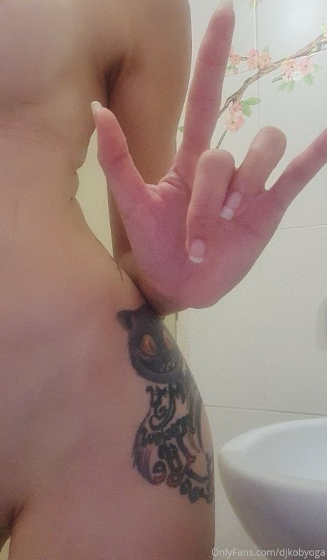 ゲイのチンポオンリーファンズ 裸 写真