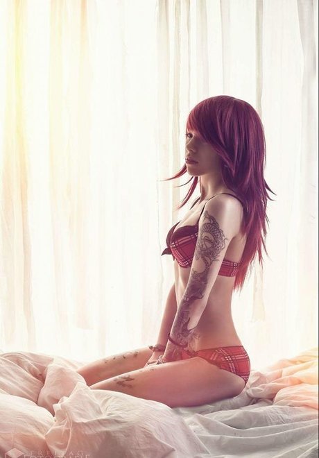 曲線美の女の子オンリーファンズ ホットセックス 画像