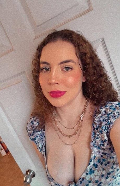 Tania Leal アダルトモデル 写真