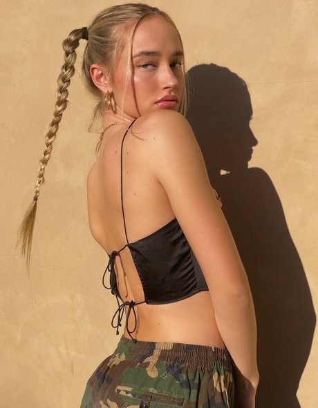 Mia Mastrov ポルノスター 裸 ギャラリー