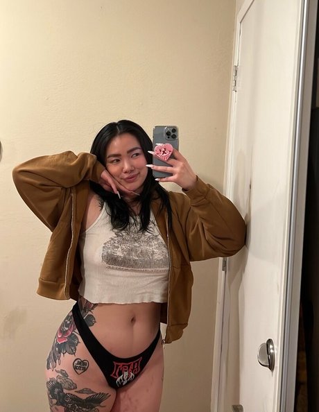 ih8vegans ヌード女優 画像