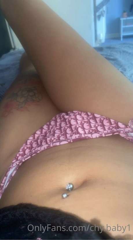 オイルを塗った巨乳オンリーファンズ ホット 画像