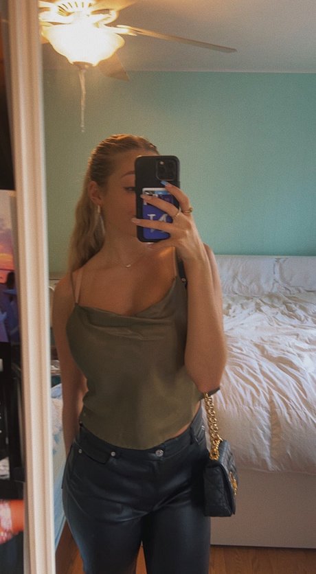 Alina Fernandez ポルノスター エロティック 写真