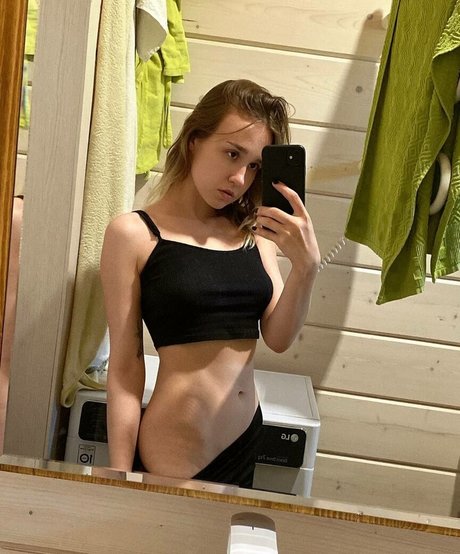 ぽっちゃりブロンドのオンリーファンズ パーフェクト 画像