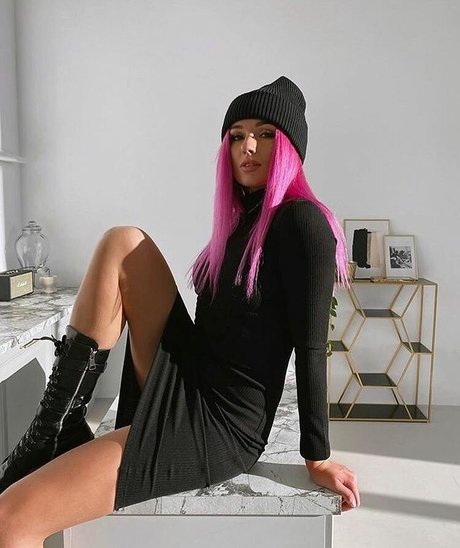 レズビアン乱交オンリーファンズ ホットセクシー 画像