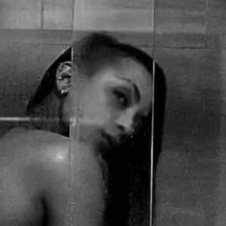 Karen Feaz xxxスター 写真