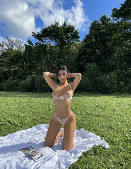 Mikaelatesta ヌードモデル 画像