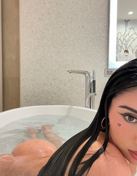 Mikaelatesta 高品質女優 写真