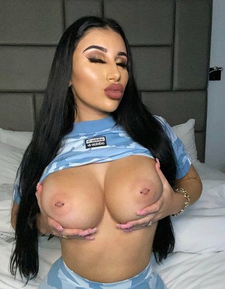 Mikaelatesta ポルノスター トップ 写真