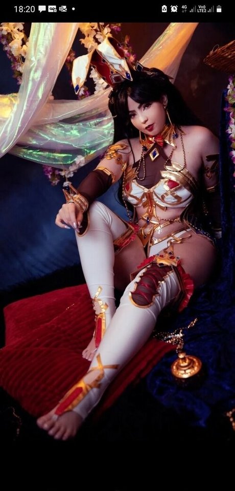 カーリーエボニーオンリーファンズ 無料ヌード ギャラリー