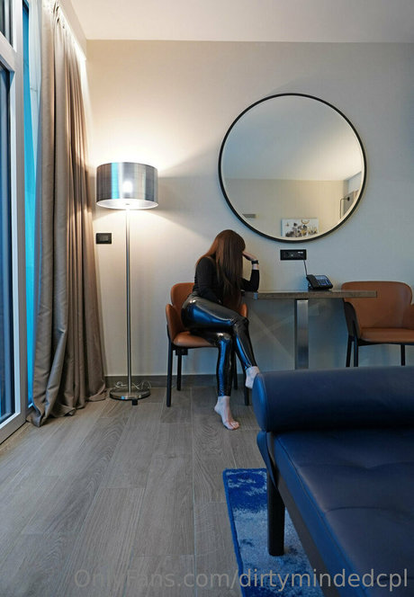 DirtyMindedCPL かわいいモデル 写真