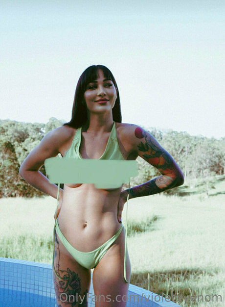 cfcourt かわいいポルノスター 写真