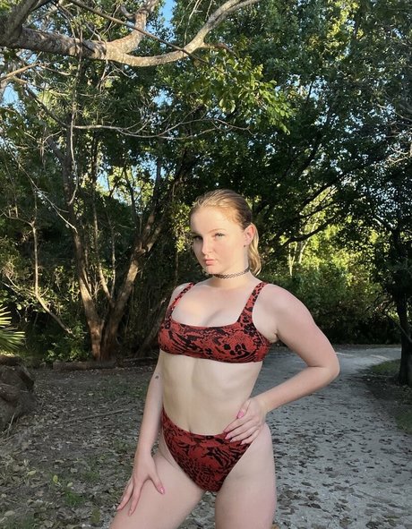 黒髪の熟女オンリーファンズ 無料ポルノ 写真