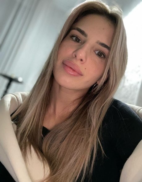 アナルファックオンリーファンズ えろ 写真