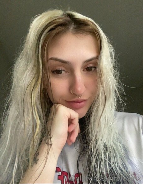 異人種間乱交オンリーファンズ ポルノ 写真