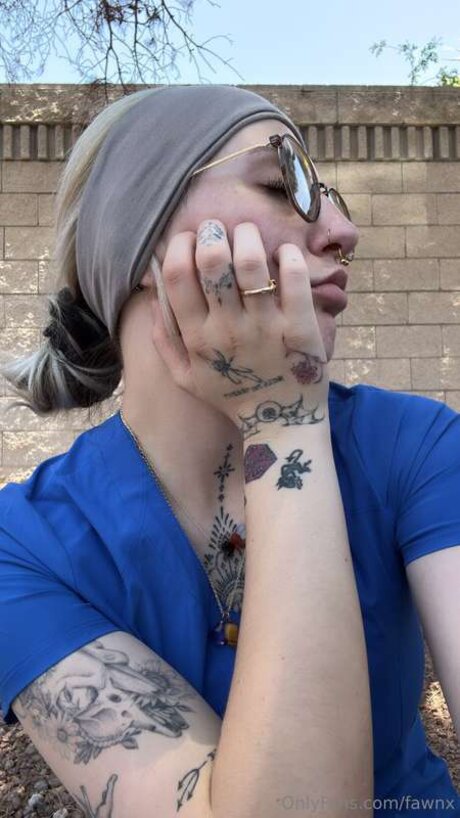 Fawnx スター 裸 写真