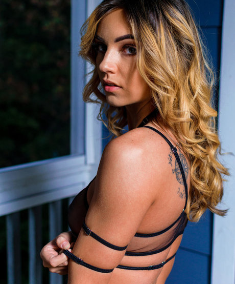 Sylina Ruiz ポルノスター 美しい ギャラリー