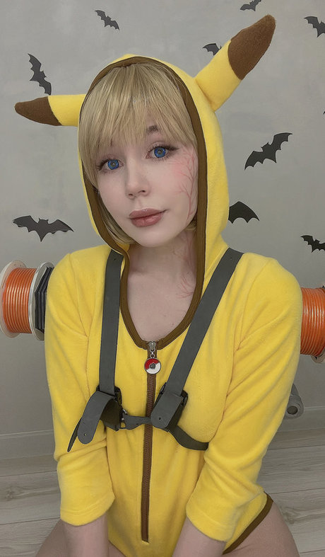 ティックトックスター オンリーファンズ アートヌード アーカイブ