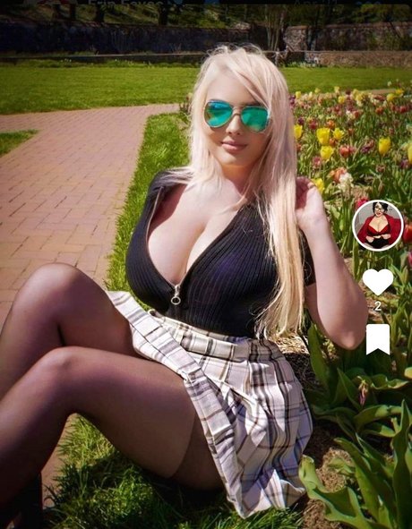 Pink Fox 裸のスター 写真