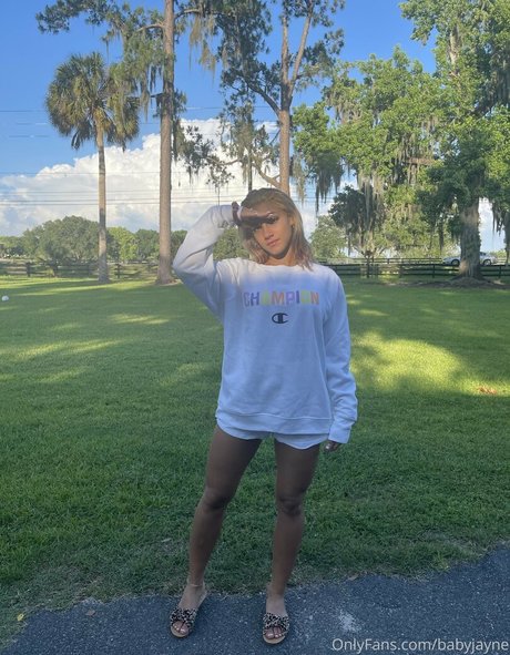 ニューハーフが男とセックスするオンリーファンズ エロチック 写真