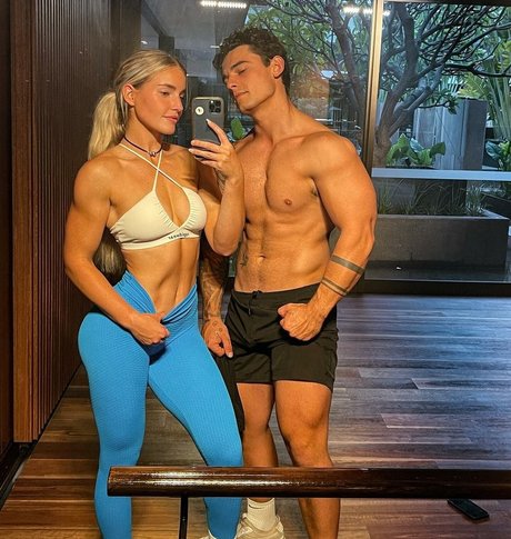 Emma Hartley ポルノスター ベスト 写真