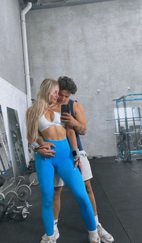 Emma Hartley 美しいスター 写真