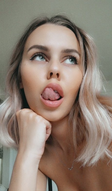 後背位オンリーファンズ ヌード 画像